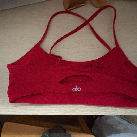 ALO Yoga Airlift Intrigue Bra - Picture 3 of 4